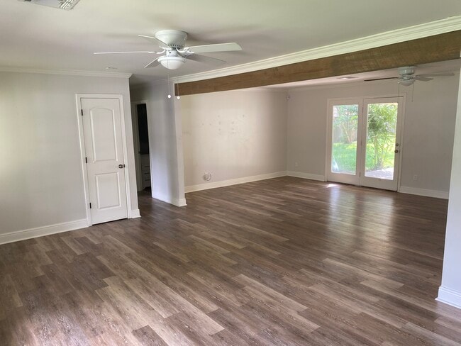 Photo - 400 Corona Dr