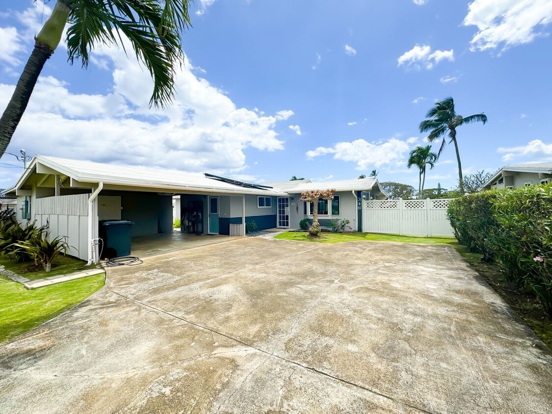 Fully Furnished Kailua House Fronting Canal - Fully Furnished Kailua House Fronting Canal