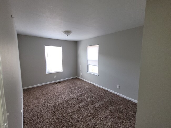 Photo - 132 E Center Dr