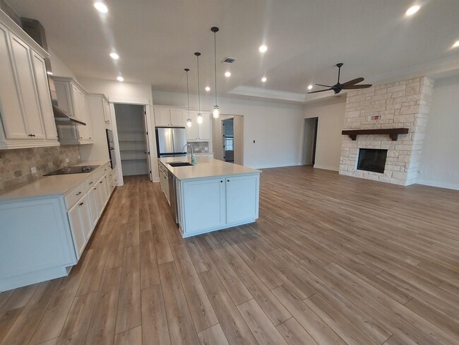 Photo - 401 Verbena Dr