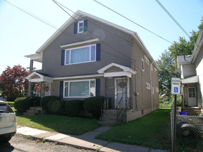 Photo - 307 Warren St