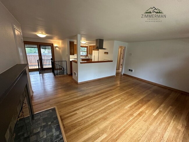 Photo - 487 W 19th Ave
