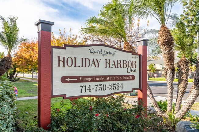 Photo - Holiday Harbor I Apartments