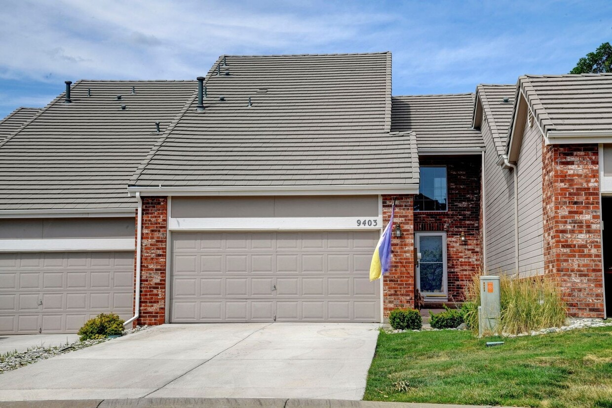 Beautiful luxury townhome style condominiu... - Beautiful luxury townhome style condominiu...