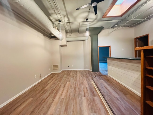 Photo - 311 N 8th St