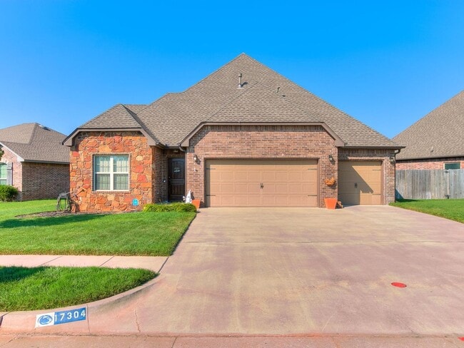 Building Photo - Deer Creek Schools and a Gated Community!