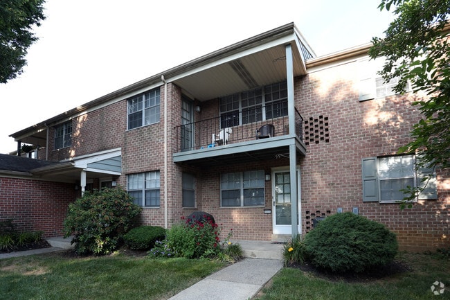 Cedar Glen Apartments
