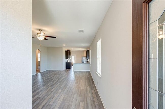 Photo - 520 Republic Dr