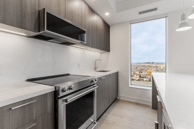 Photo - 31 York Garden Wy