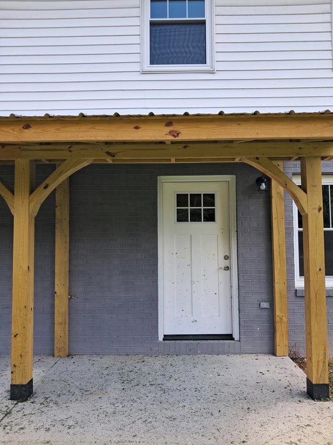 Building Photo - 315 #6 Sulphur Springs Rd Rental