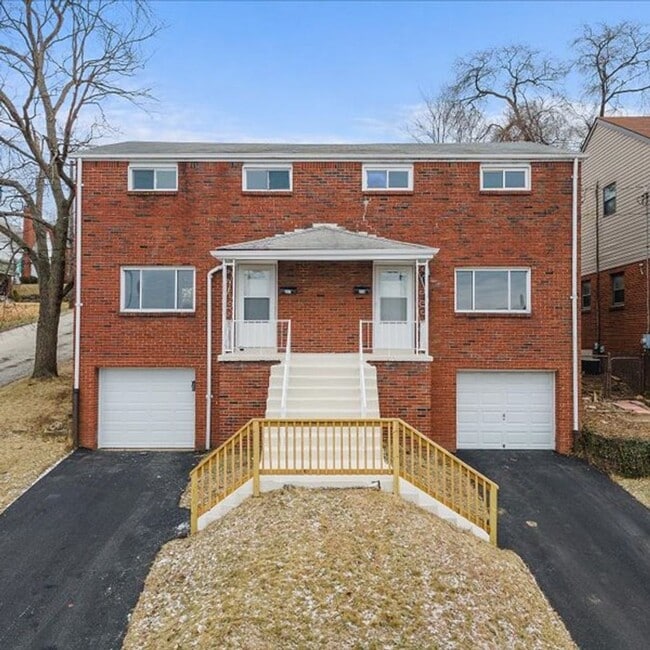 Building Photo - 227-229 Shadyhill Road Unit 227 Shadyhill Road