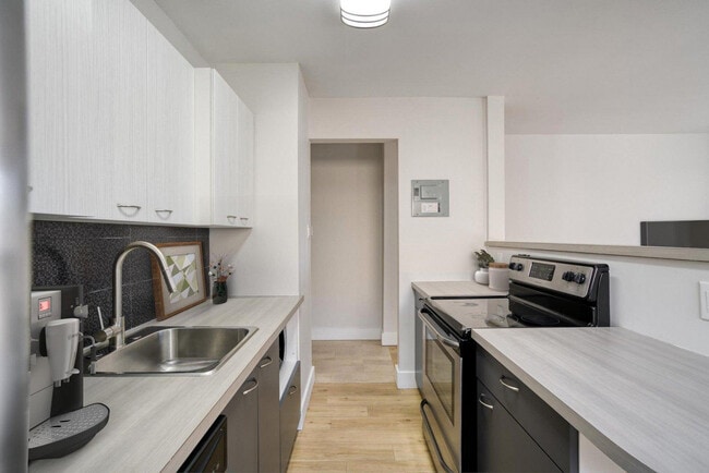 Photo - Hargrave Place