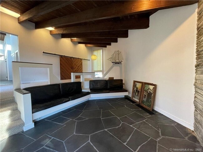 Photo - 860 Oakwood Rd