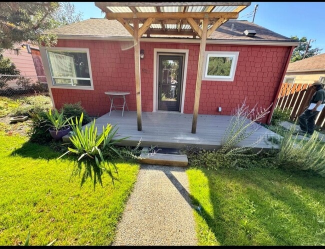 Building Photo - 9211 21st Ave SW Rental
