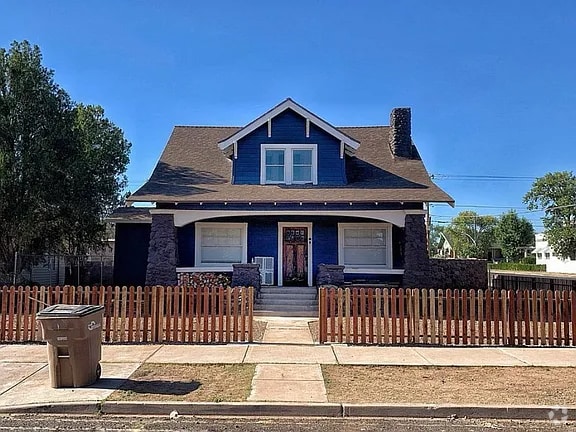 Building Photo - 1040 E 9th St Rental