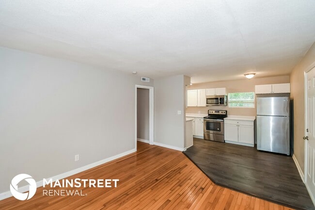 Photo - 6533 Burgundy Rd S