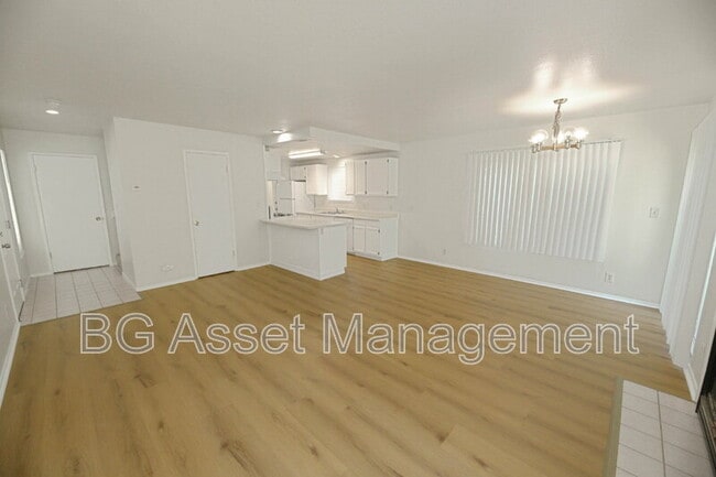 Photo - 810 Third St