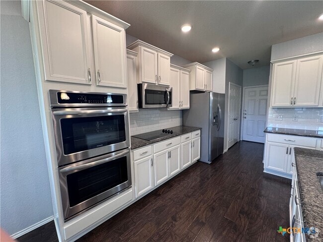 Building Photo - 1310 Stonewall Ridge Rental