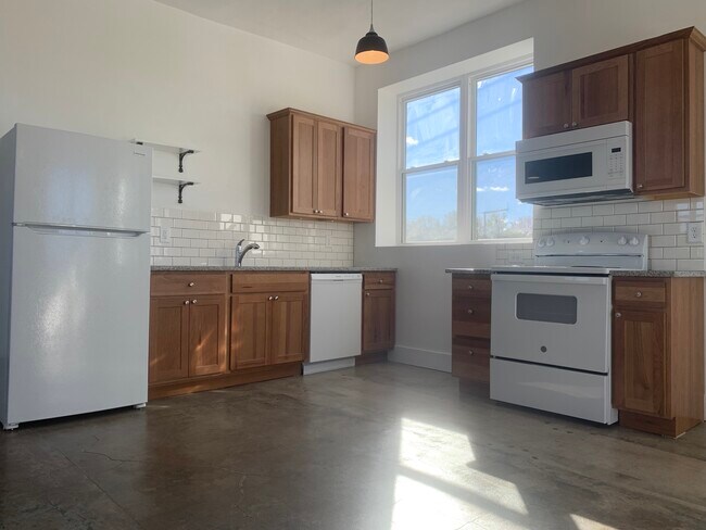 Photo - 111 N Walnut St Unit D