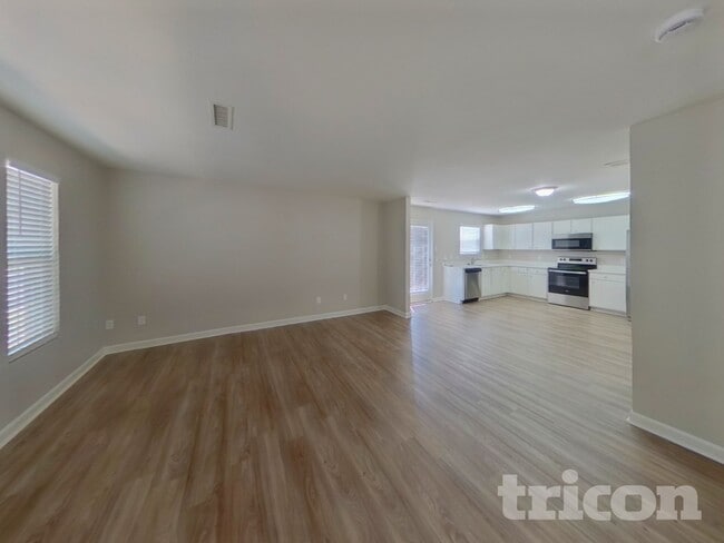 Photo - 758 Sinclair Dr