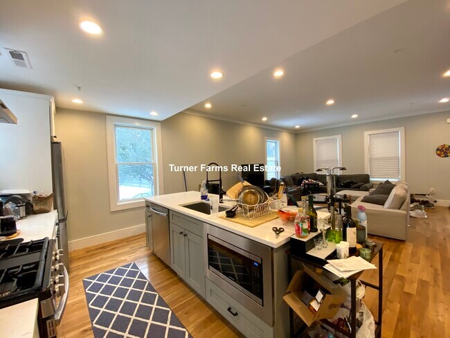 Photo - 199 Boylston St Unit 1