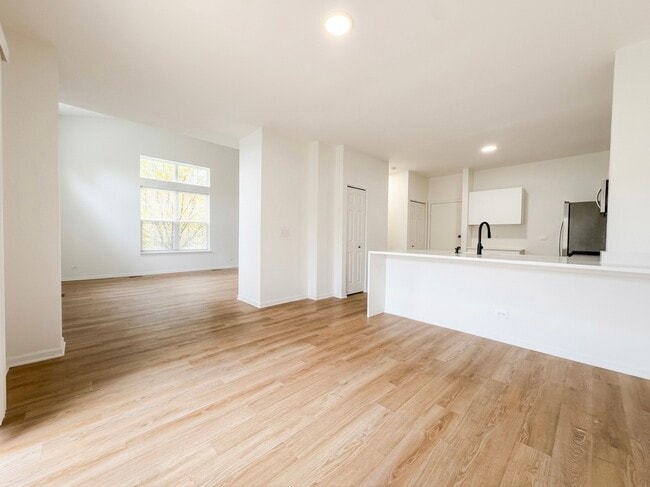 Photo - 1089 Ellsworth Dr