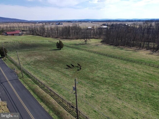 Photo - 739 S Main St