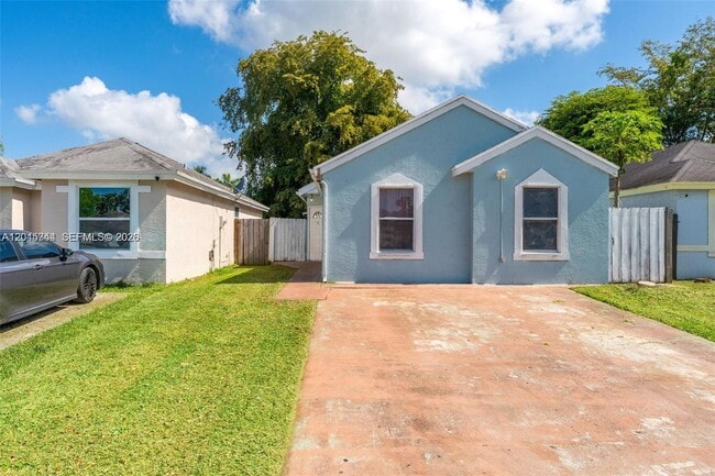 768 SW 9th St