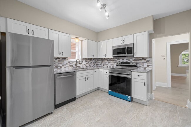 Building Photo - 5206 Nagel Ave Unit 1F