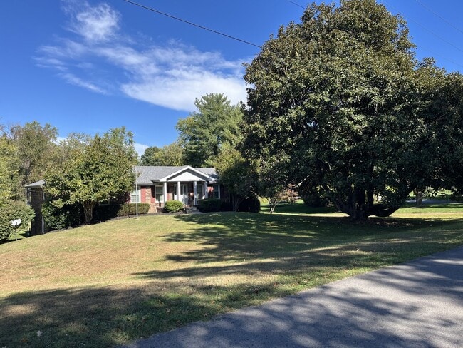 Building Photo - "Charming 3-Bed Sanctuary with Finished Ba... Rental