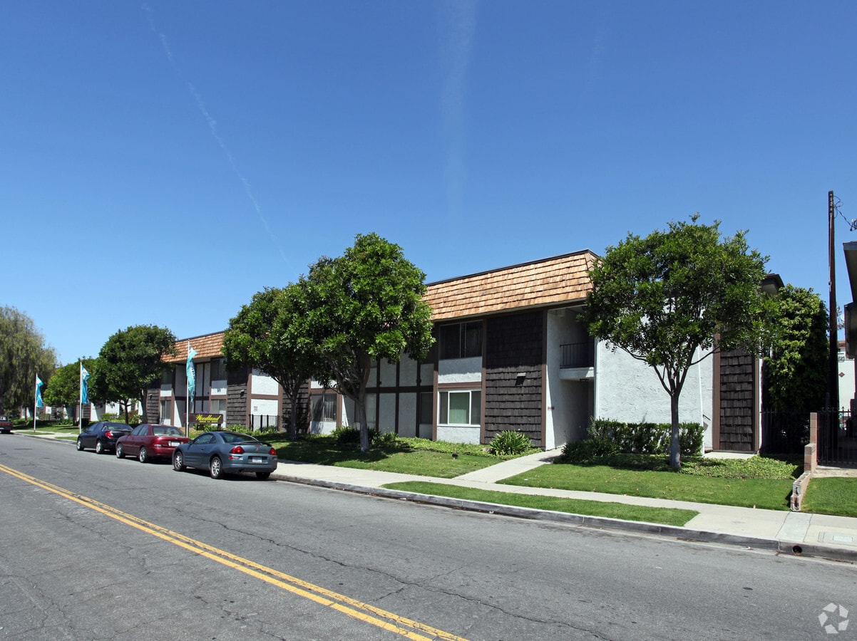 Woodland Apartments - Woodland Apartments
