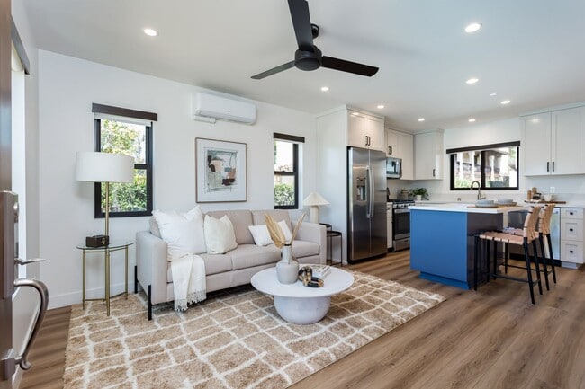 Photo - 2610-2612 Juan Street Unit 2610 #1