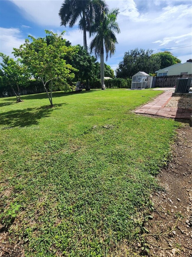 Photo - 771 NW 15th St