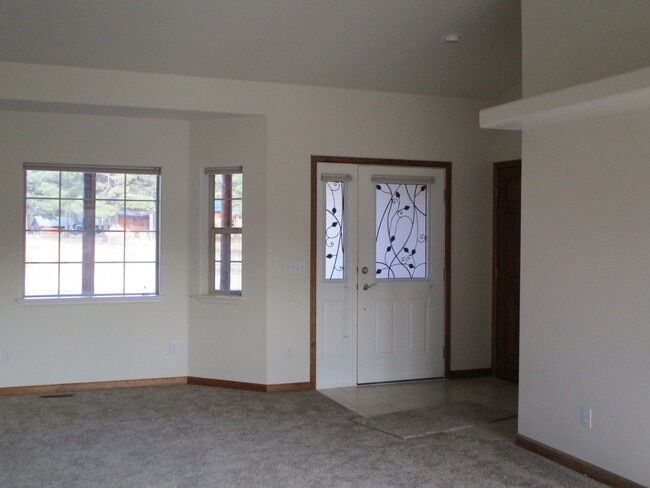 Photo - Unfurnished 3 Bed, 2 Bath Home for Rent in...