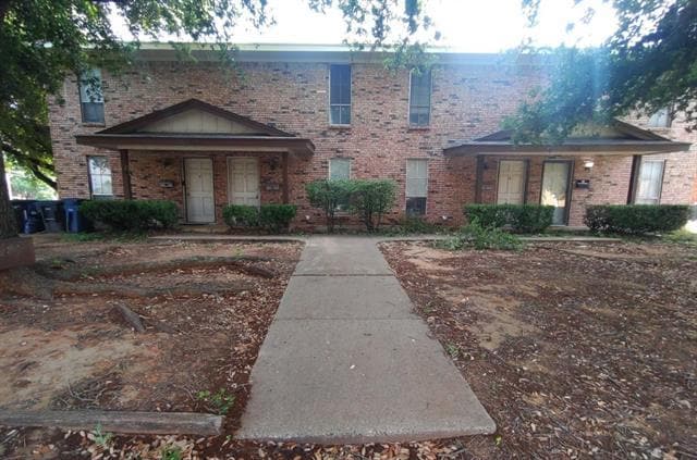 Building Photo - 7816 Romney Rd