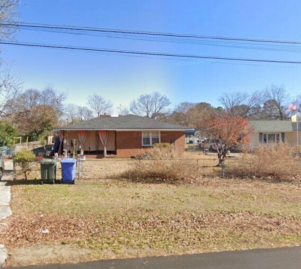 Photo - 805 Hemlock Dr
