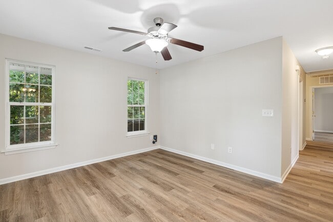 Photo - 338 E Spring St