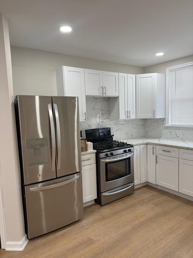 Photo - 4050 Maywood St