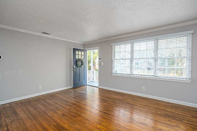 Photo - 2333 E 41st St