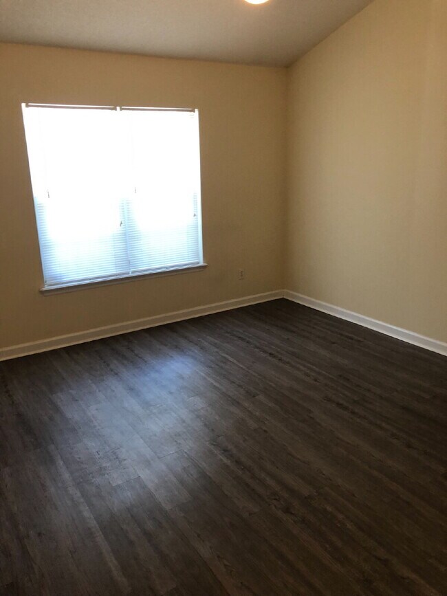 Photo - Upgraded 2 bed/ 2 bath