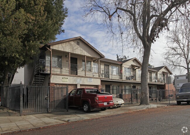 Ashbrook Court Apartments For Rent in Oakland, CA