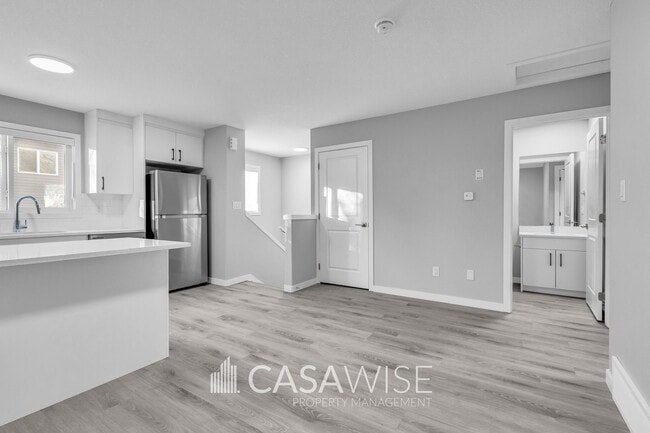 Photo - 11331-11126 126 St NW Unit GS