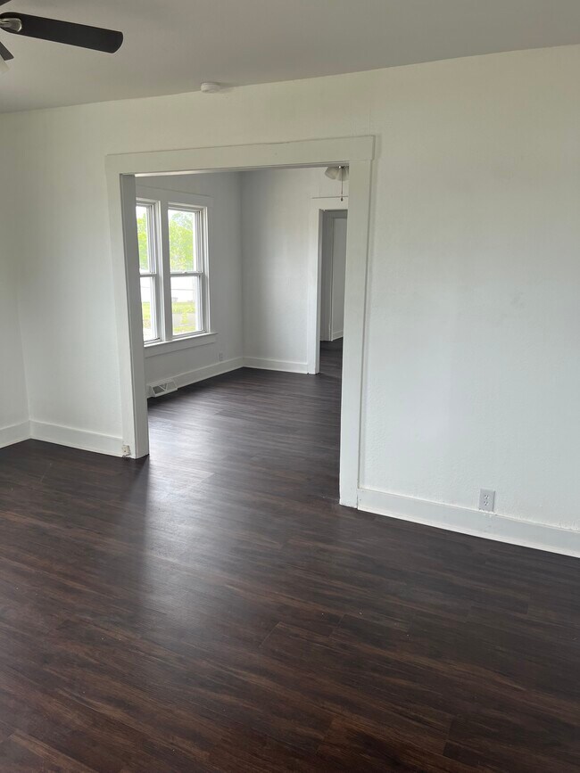 Photo - 1110 N Main St