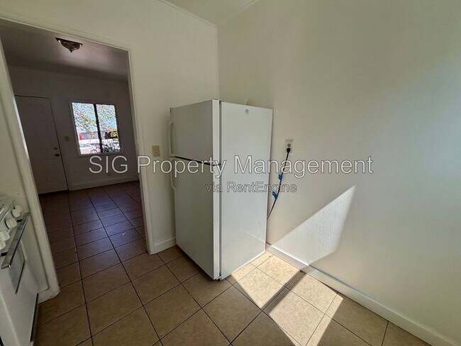 Photo - 10156 Helendale Ave Unit 10156 1/4