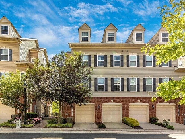 3 Bedroom Condo in Clarksburg - 3 Bedroom Condo in Clarksburg