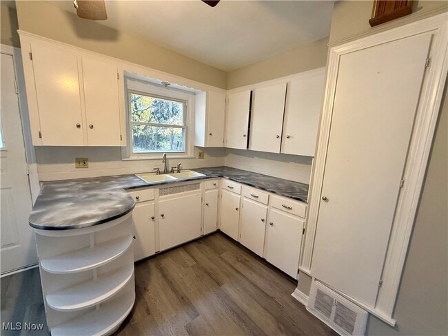 Photo - 1055 Whittier Ave