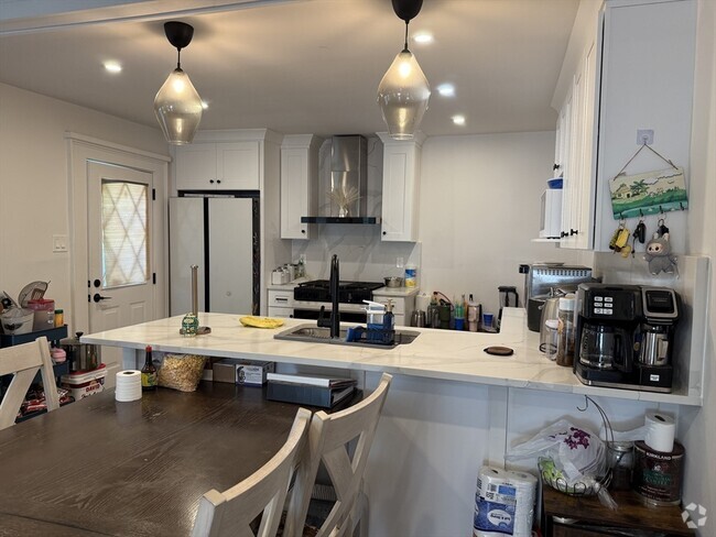 Building Photo - 45 Randlett St Rental