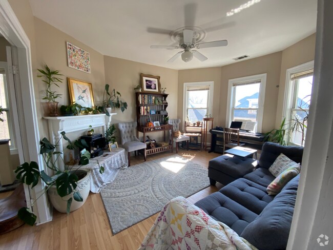 Building Photo - 32 Termine Ave Unit 3 Rental