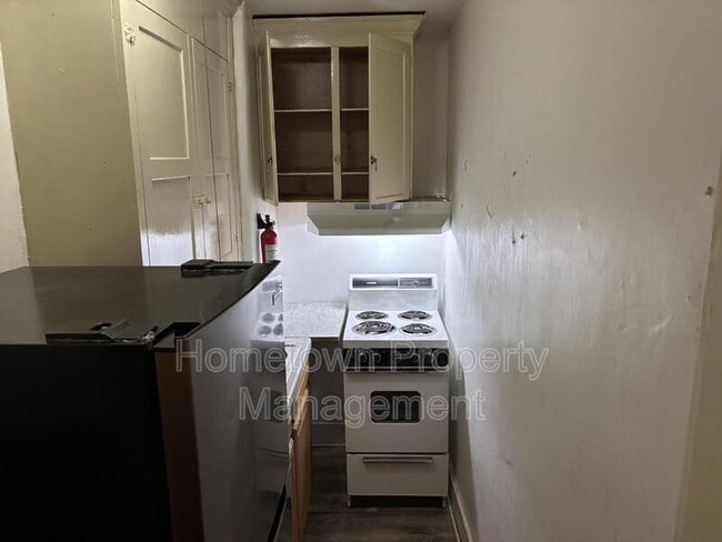 Photo - 319 E Sunbury St Unit Apt 1A