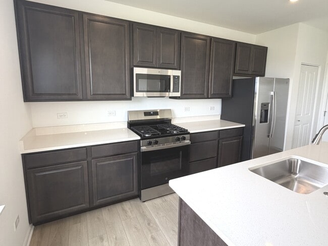 385 Danforth Dr